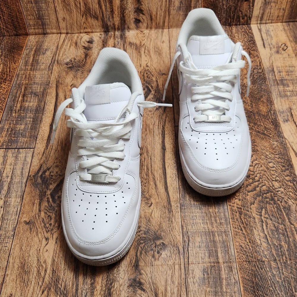 SOLD Nike Air Force 1 '07 Mens 9.5 Classic Low Triple White Sneaker Shoe